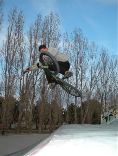 t&eacute;o sur son bike